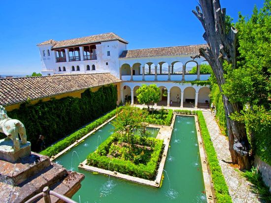 alhambra palace guided tour with alcazaba nasrid palaces