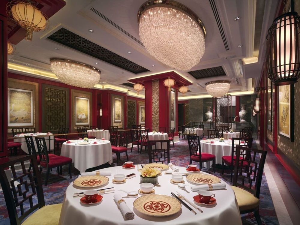 香港 レストラン予約 夏宮 Summer Palace ミシュラン1つ星 ゴージャスな店内で広東料理 ディナー アイランドシャングリ ラ香港 香港島 香港の観光 オプショナルツアー専門 Veltra ベルトラ