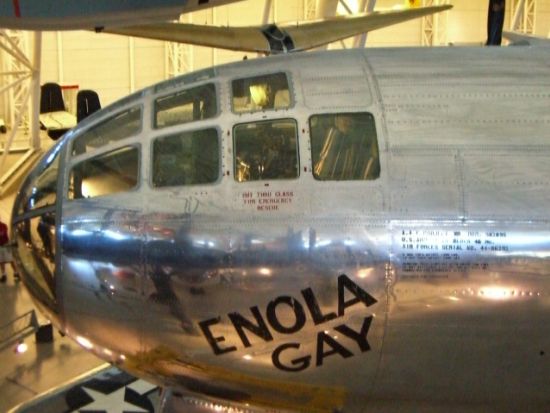ANA到着便限定　航空宇宙博物館 別館「ウドバー・ハジー・センター」観光ツアー ＜日本語ドライバーガイド／ダレス空港発＞