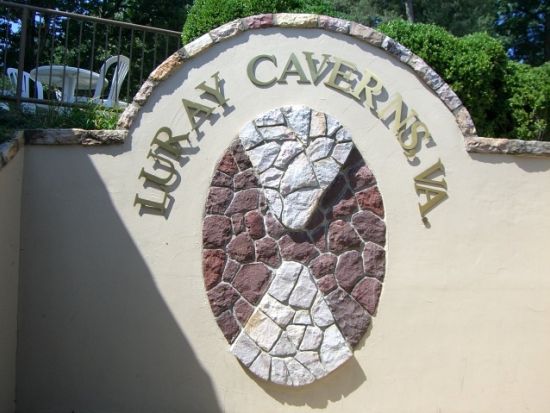 シェナンドー国立公園＆ルーレイ鍾乳洞　1日観光ツアー ＜日本語ドライバーガイド＞