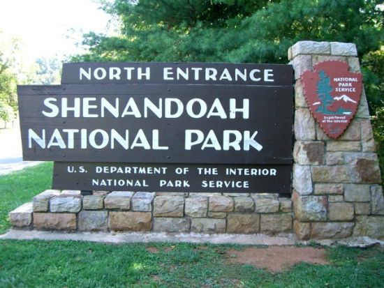 シェナンドー国立公園＆ルーレイ鍾乳洞　1日観光ツアー ＜日本語ドライバーガイド＞