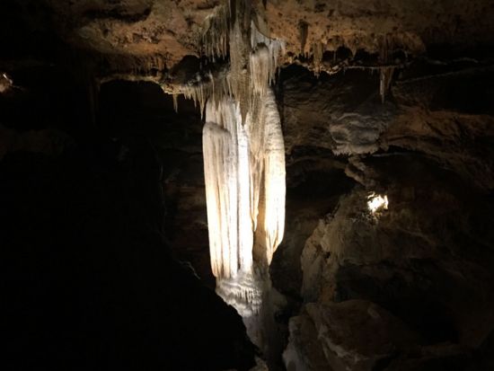 シェナンドー国立公園＆ルーレイ鍾乳洞　1日観光ツアー ＜日本語ドライバーガイド＞