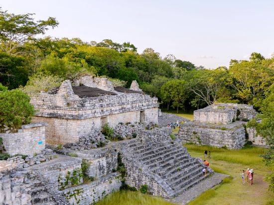 チチェン・イッツァ遺跡＋セノーテイキル＋エクバラム遺跡 日帰り観光ツアー＜混載／昼食ビュッフェ／日本語ガイド／貸切オプションあり／カンクン発＞