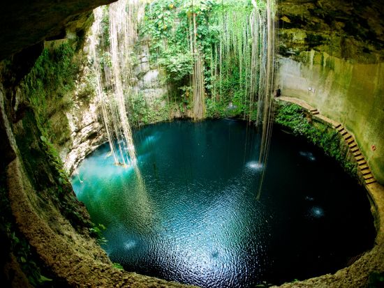 チチェン・イッツァ遺跡＋セノーテイキル＋エクバラム遺跡 日帰り観光ツアー＜混載／昼食ビュッフェ／日本語ガイド／貸切オプションあり／カンクン発＞