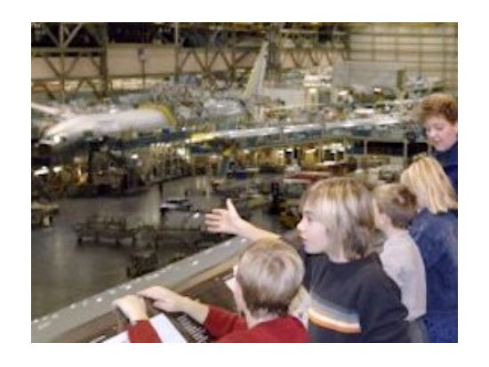 ボーイング工場＆ギャラリー見学ツアー ＜日本語ドライバーガイド＞