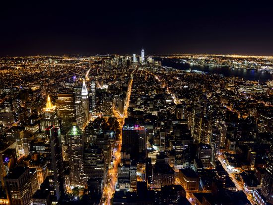 USA_New_York_Night_View_from_Empire _State_Building_shutterstock_125968520