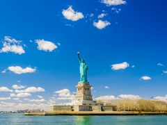 USA_NewYork_Statue_of_Liberty_Cruise_Ferry_shutterstock_135887561