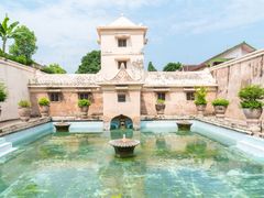 Indonesia_Yogyakarta_water_palace_shutterstock_514980040