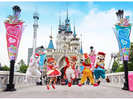 ロッテワールド (LOTTE WORLD) 1日フリーパスチケット・アイスリンク入場券　夏でも冬でも雨でも遊べる屋内型！夜のイルミネーションもおすすめ！