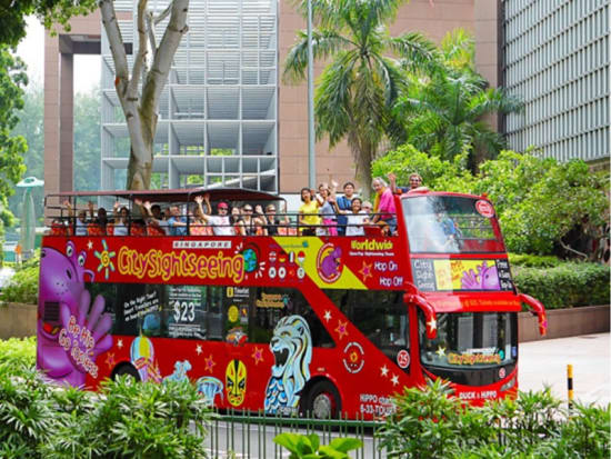乗り降り自由バス シンガポール市内観光 オープントップバス 日本語オーディオガイド付 シンガポールの観光 オプショナルツアー専門 Veltra ベルトラ