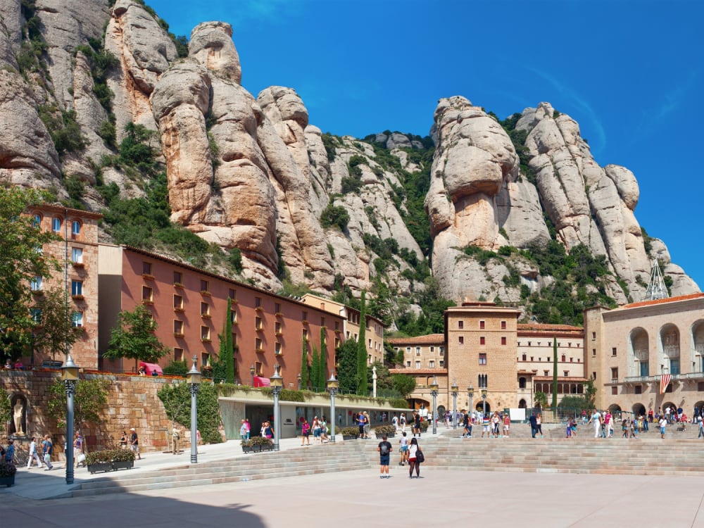 Spain_Monastery_Montserrat_shutterstock_455616130