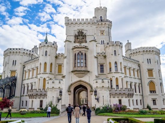 世界遺産チェスキークルムロフ＆フルボカー城 1日観光ツアー＜貸切／日本語／プラハ発＞