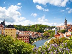 Czech_Republic_Cesky_Krumlov_Castle_River_City_shutterstock_245107864
