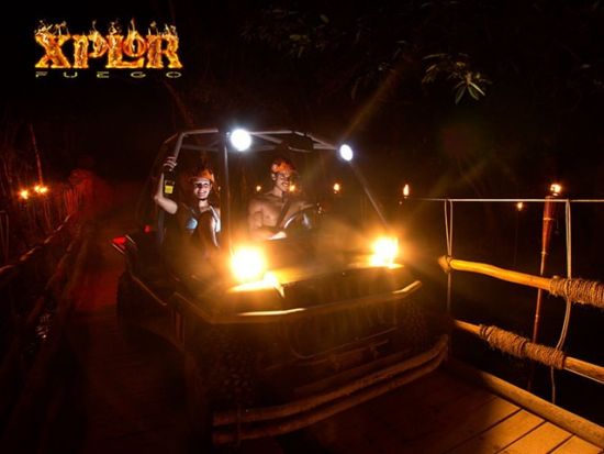 ユカタンジャングルのテーマパーク「ナイトエクスプロール 」夜から楽しめるテーマパーク＜夕食ビュッフェ／英語ドライバー／カンクン発＞