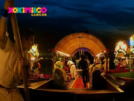 xoximilco-gondolier
