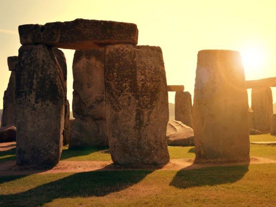 世界遺産ストーンヘンジ サークル内限定入場＆早朝または夕刻ツアー　ウィンザー観光付き ＜英語ガイド＞by Evan Evans ＊申込と同時に即予約確定