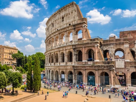 Italy_Rome_Colosseum_shutterstock_386673757