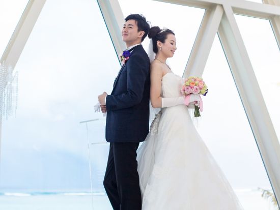 グアム　チャペル＆ビーチフォトパッケージ　ブルーアステール （ドレス＆タキシード・メイク・チャペル内・外、ビーチ撮影）