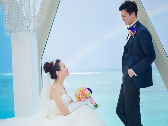 グアム　チャペル＆ビーチフォトパッケージ　ブルーアステール （ドレス＆タキシード・メイク・チャペル内・外、ビーチ撮影）