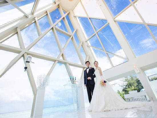 グアム　チャペル＆ビーチフォトパッケージ　ブルーアステール （ドレス＆タキシード・メイク・チャペル内・外、ビーチ撮影）