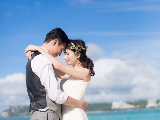 グアム　憧れのビーチフォトパッケージ　最高の笑顔を写真に！（ドレス＆タキシード・メイク・ビーチ撮影）