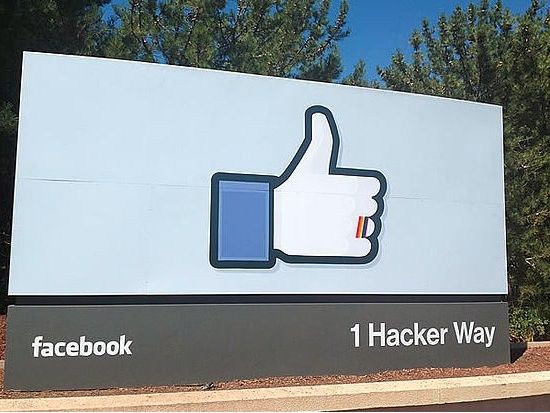 スティーブ・ジョブズ ゆかりのスポットへ！シリコンバレーのIT企業等10か所以上を巡る＜日本語ガイド＞