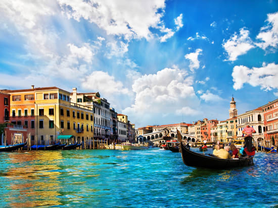 Italy_Venice_Gondola_shutterstock_110086700