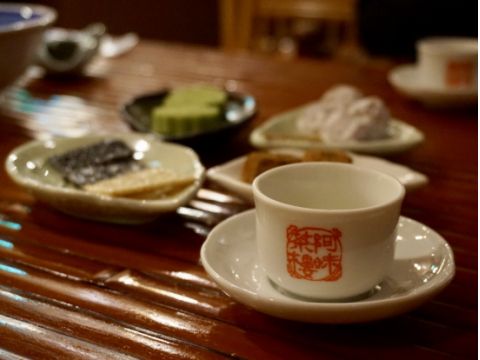 夜の九份ツアー　夕暮から夜景まで充実3時間　「水心月茶坊」または「古窓レストラン」クーポン付きプラン、富錦樹昼食付きプラン有 ＜日本語ガイド／士林夜市で解散可＞