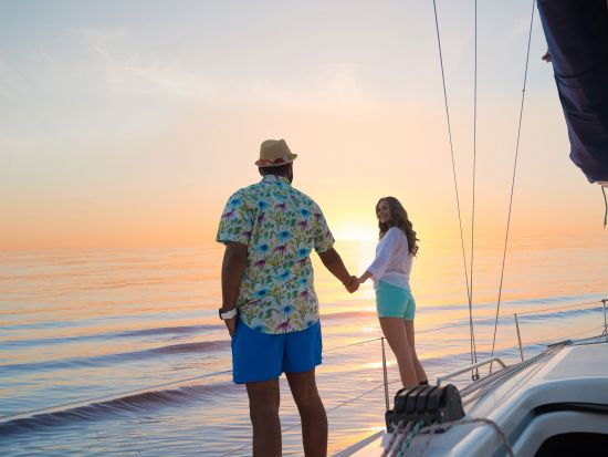 サンセットセーリング　スピリット・オブ・アロハ号　軽食＆アルコール2杯付き＆ソフトドリンク飲み放題＜ヒルトン・ハワイアン・ビレッジ発＞