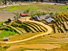 Vietnam_Ta_Van_Village_shutterstock_103953221