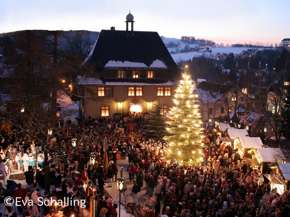 ドイツ クリスマス村ザイフェンのキャンドルアーク