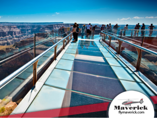 ヘリコプターで行く　グランドキャニオン・ウエスト＆谷底ランディング ＜片道約45分フライト／シャンパン付き＞by Maverick