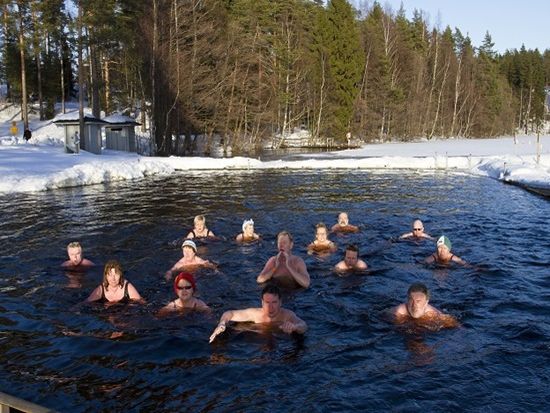 フィンランド伝統サウナツアー 「クーシヤルヴィ・サウナ」で貴重なスモークサウナを湖畔で体験＜午後／日本語ガイド／ヘルシンキ発＞