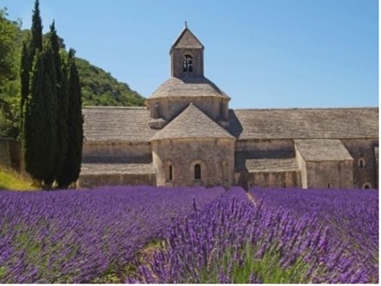 リュベロン地方 4つの村めぐり 1日観光ツアー　ゴルド＆ルシヨン＆景勝地フォンテーヌ・ド・ヴォークリューズ ＜日本語または英語ガイド／アヴィニョン発＞