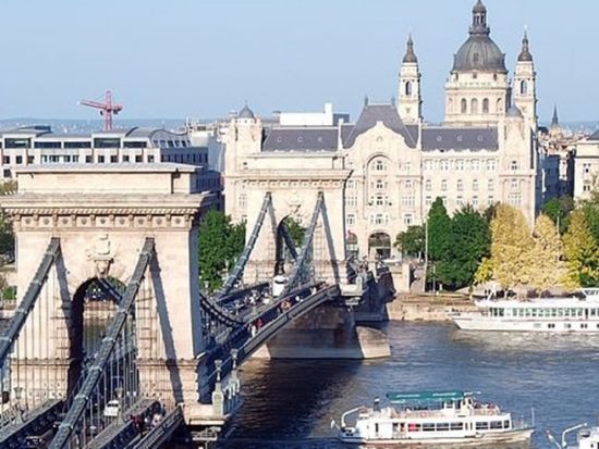 隣国ハンガリー　ブダペスト日帰りツアー ＜英語／ウィーン発＞