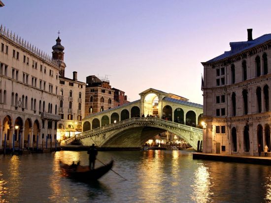 自由時間もたっぷり！ヴェネツィア 1日観光ツアー＜英語／ミラノ発＞