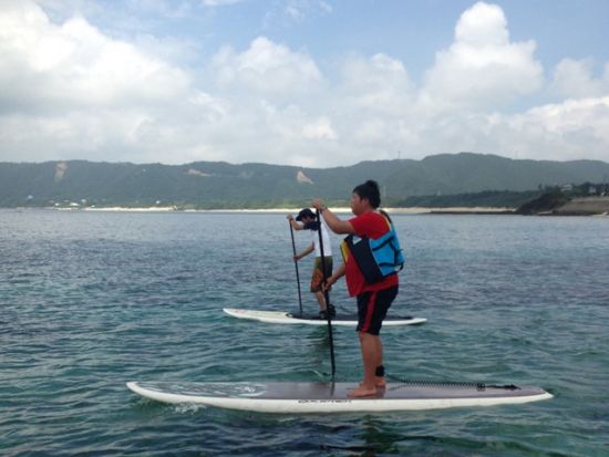 SUP体験 公認インストラクターがご案内！120分、150分、180分のコースから選択可能 ＜笠利町＞by KAZBO Surf and SUP