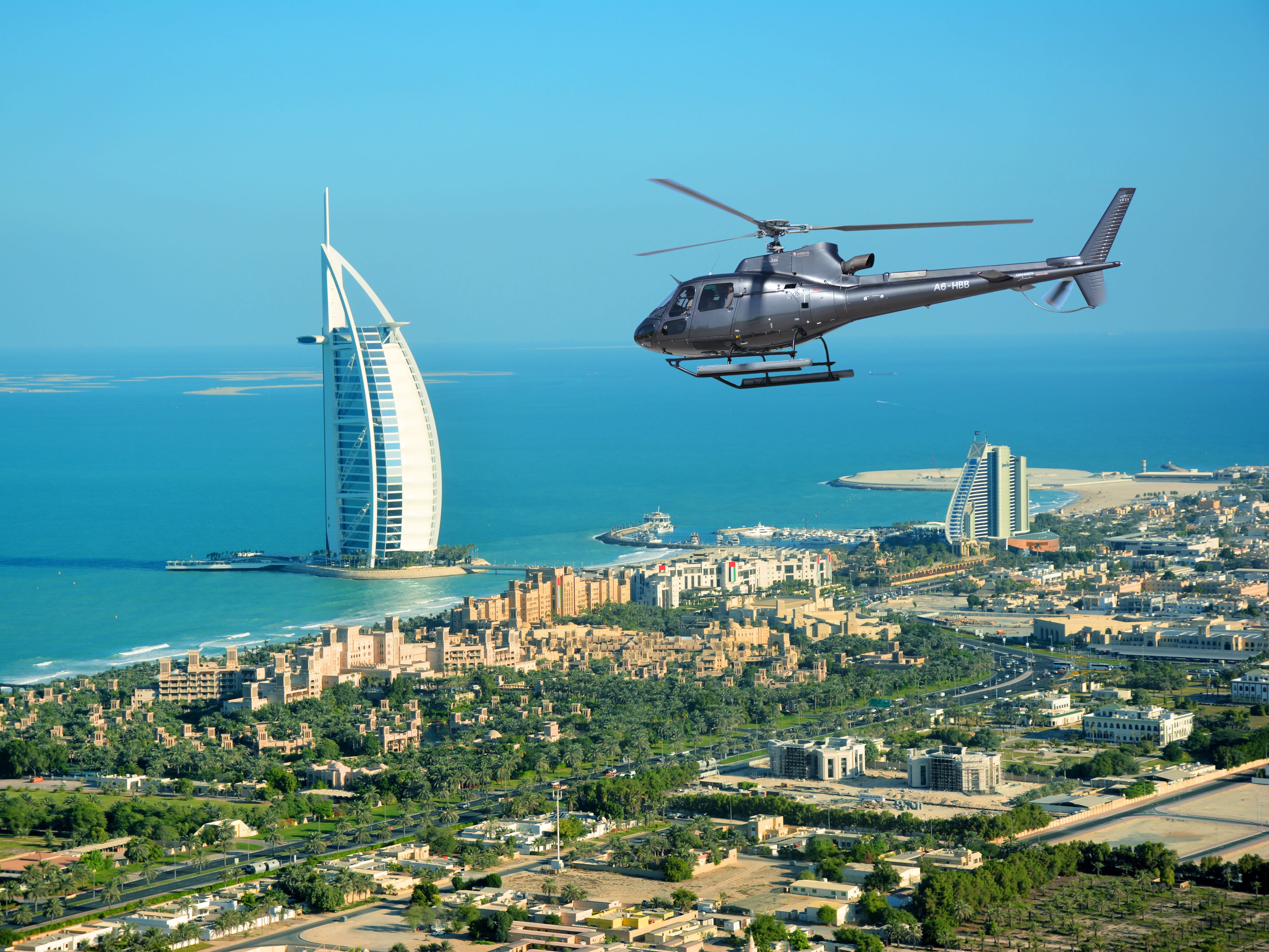 一生ものの興奮体験 ヘリコプター遊覧飛行ツアー ドバイの数々の 世界一 を空から観光 ドバイ発 ドバイの観光 オプショナルツアー専門 Veltra ベルトラ
