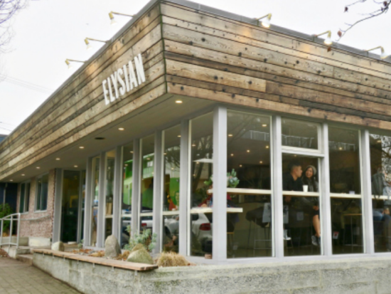 歩いてめぐるマウント・プレザント壁画ツアー　話題のインスタ映えスポットへ ＜地下鉄乗車券付き／日本語ガイド＞