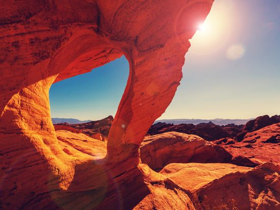 USA_Valley of fire_shutterstock_386356225