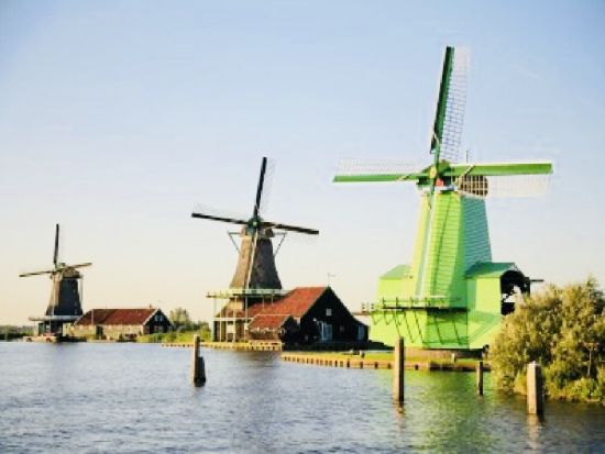 日本語ガイドを貸切！お好きな場所へご案内　専用車付きプランあり＜4時間・8時間／アムステルダム発＞by H.I.S.