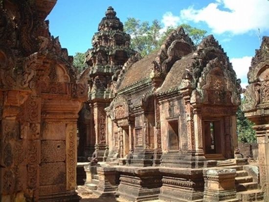 バンテアイスレイとアンコール遺跡群＜昼食付き＞(シェムリアップ発)