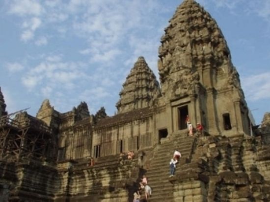 【混載】アンコールワット遺跡　半日観光ツアー　1つの遺跡をじっくり回るシンプルプラン　朝日鑑賞オプションあり＜午前or午後／日本語ガイド＞