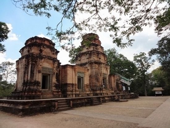 【混載】タ・プローム＋アンコール遺跡群小回りコース＜午前or午後／食事なし／日本語ガイド＞