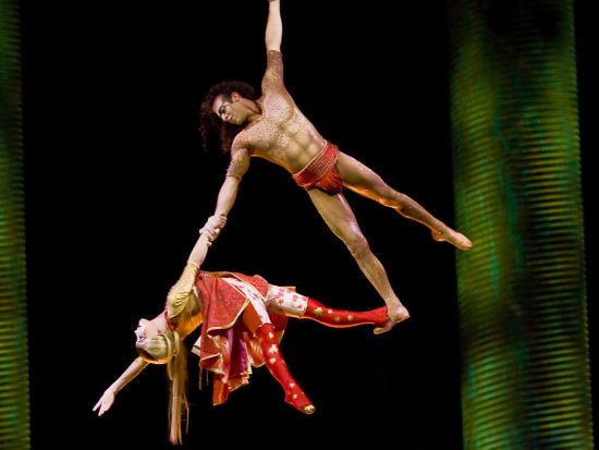 『カー』シルク・ドゥ・ソレイユ　チケット予約