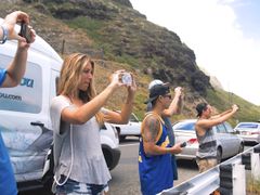 Island and You_02_Taking pictures at Makapuu