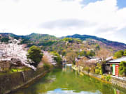 Arashiyama_River_Mountains