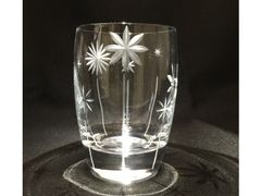 江戸切子体験 十数種のグラスと数十もの柄サンプルから選べる 浅草駅 徒歩３分 創吉浅草店 東京の観光 遊び 体験 レジャー専門予約サイト Veltra ベルトラ