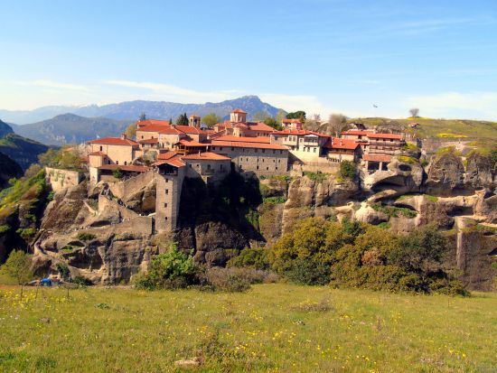世界遺産メテオラ　絶景ハイキングツアー＜登山ガイド／カランバカ発＞