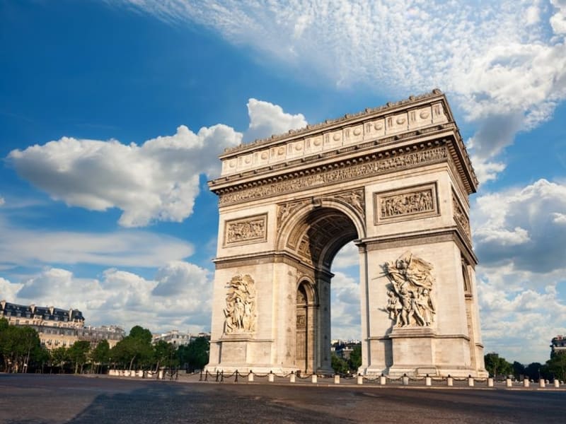 France_Paris_Arc_de_Triumph_123RF_21946920